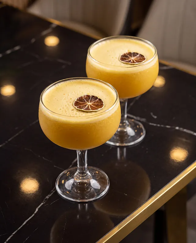 Pisco sour macerado de maracuyá